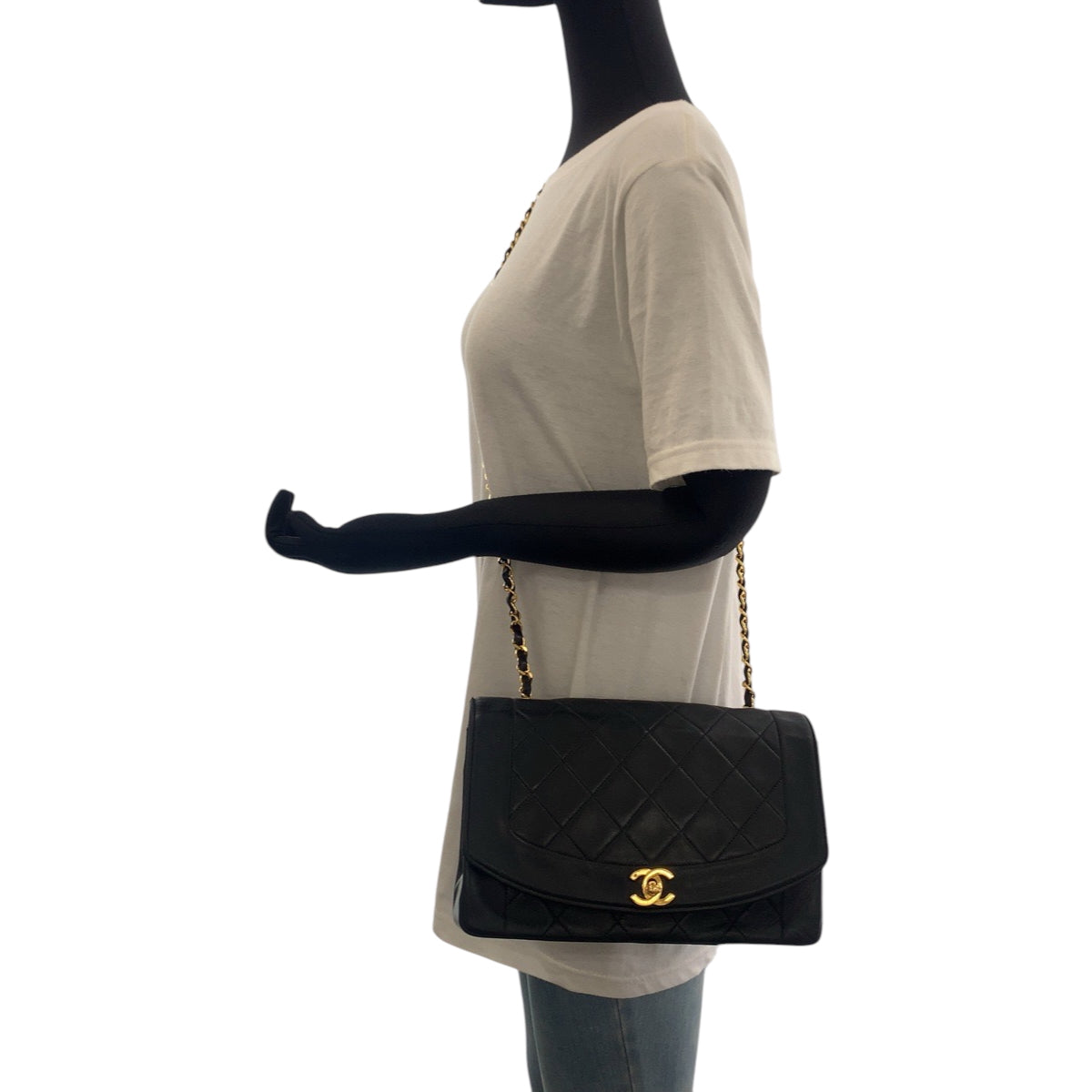 17109
CHANEL シャネル ヴィンテージ マトラッセ ダイアナフラップ ココマーク ターンロック ブラック 黒 ゴールド金具 ラムスキン チェーンショルダーバッグ  レディース ABP300