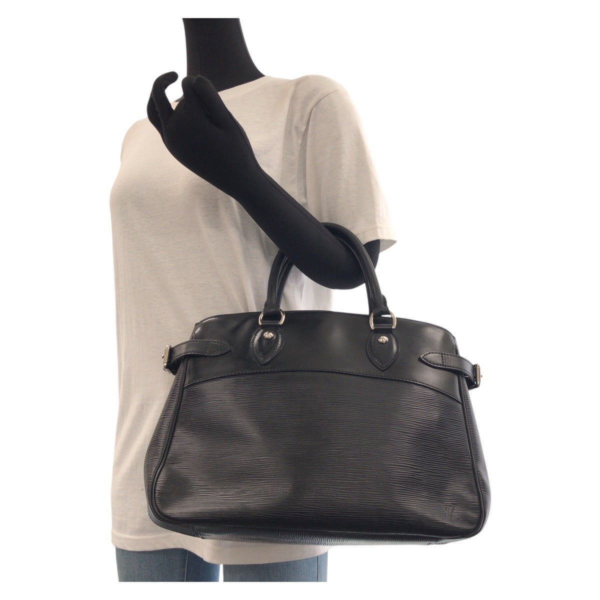17148
LOUIS VUITTON ルイヴィトン エピ パッシィ PM ノワール ブラック 黒 シルバー金具 レザー M59262 トートバッグ ハンドバッグ  レディース