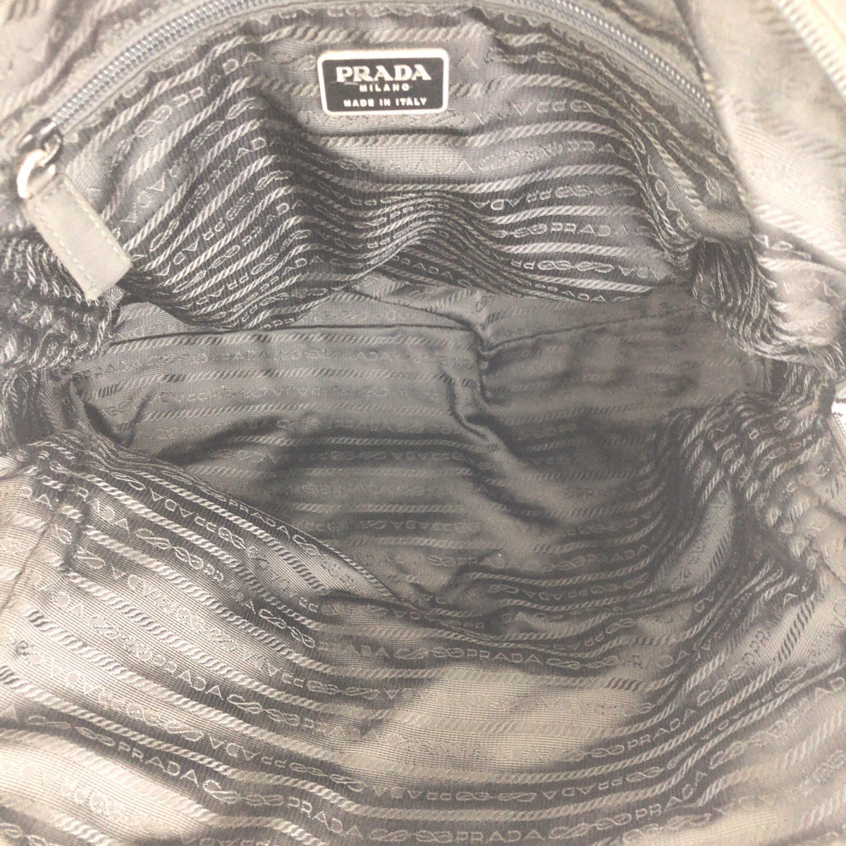 17152
PRADA プラダ テスート 三角ロゴプレート ブラック 黒 シルバー金具 ナイロン トートバッグ ハンドバッグ  レディース AB39