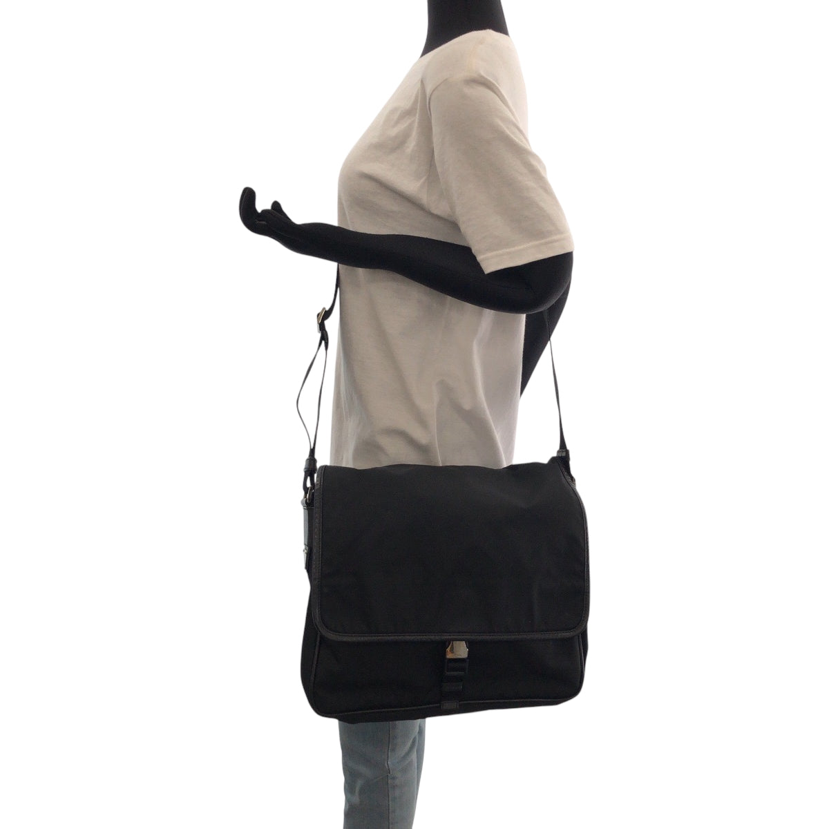17153
PRADA プラダ テスート 三角ロゴプレート ブラック 黒 シルバー金具 ナイロン V158 ショルダーバッグ メッセンジャーバッグ  メンズ ABP43