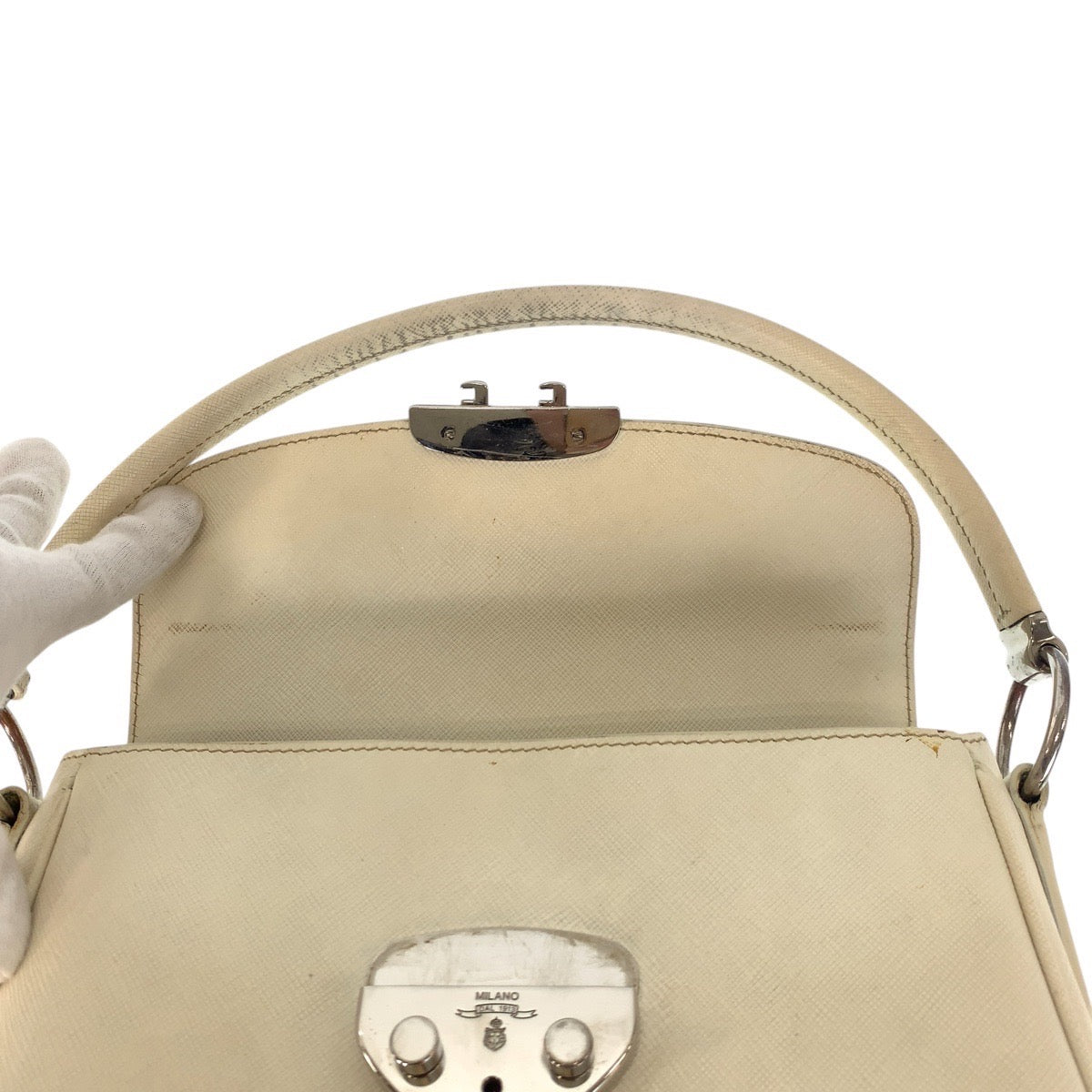 17155
PRADA プラダ サフィアーノ ホワイト シルバー金具 レザー ショルダーバッグ ハンドバッグ  レディース AB56