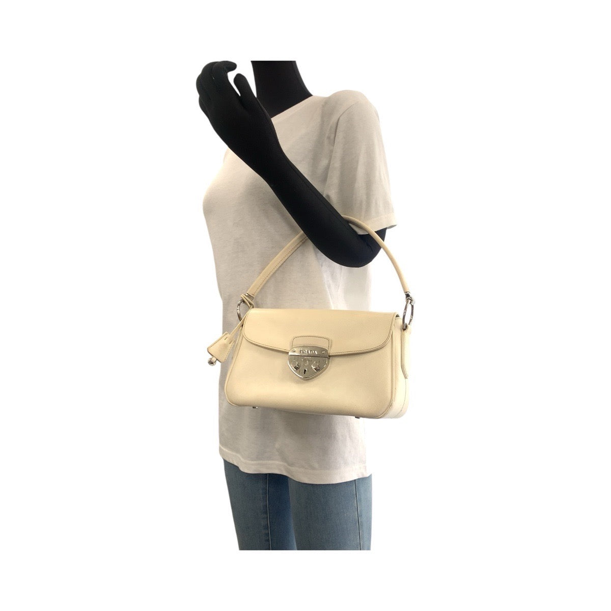 17155
PRADA プラダ サフィアーノ ホワイト シルバー金具 レザー ショルダーバッグ ハンドバッグ レディース AB56