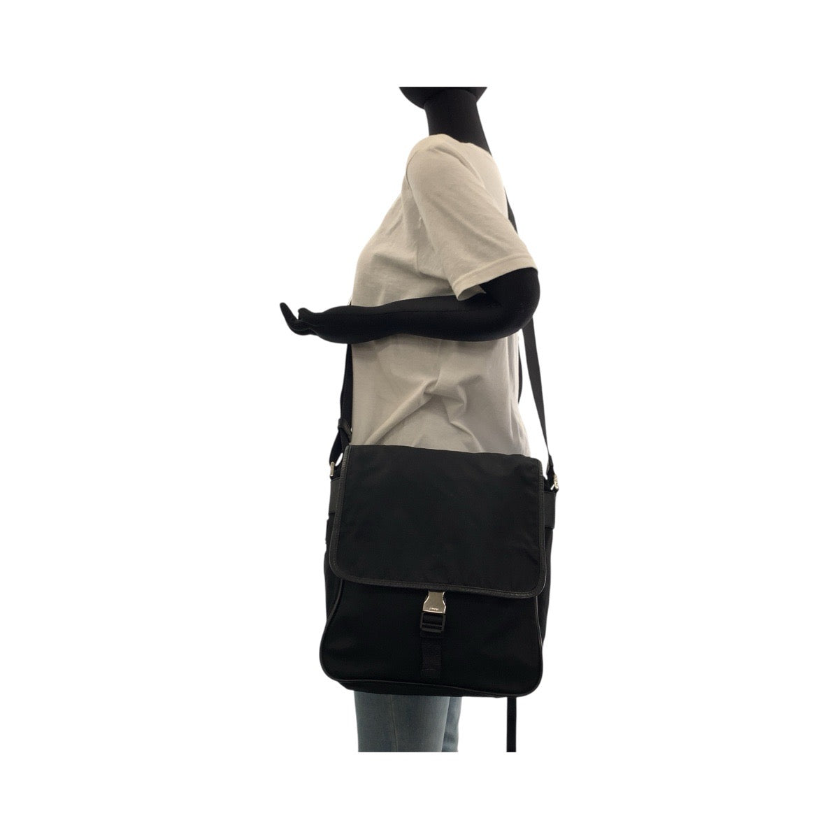 17159
PRADA プラダ テスート サフィアーノ 三角ロゴプレート ブラック 黒 シルバー金具 ナイロン / レザー ショルダーバッグ ポシェット  メンズ ABP40