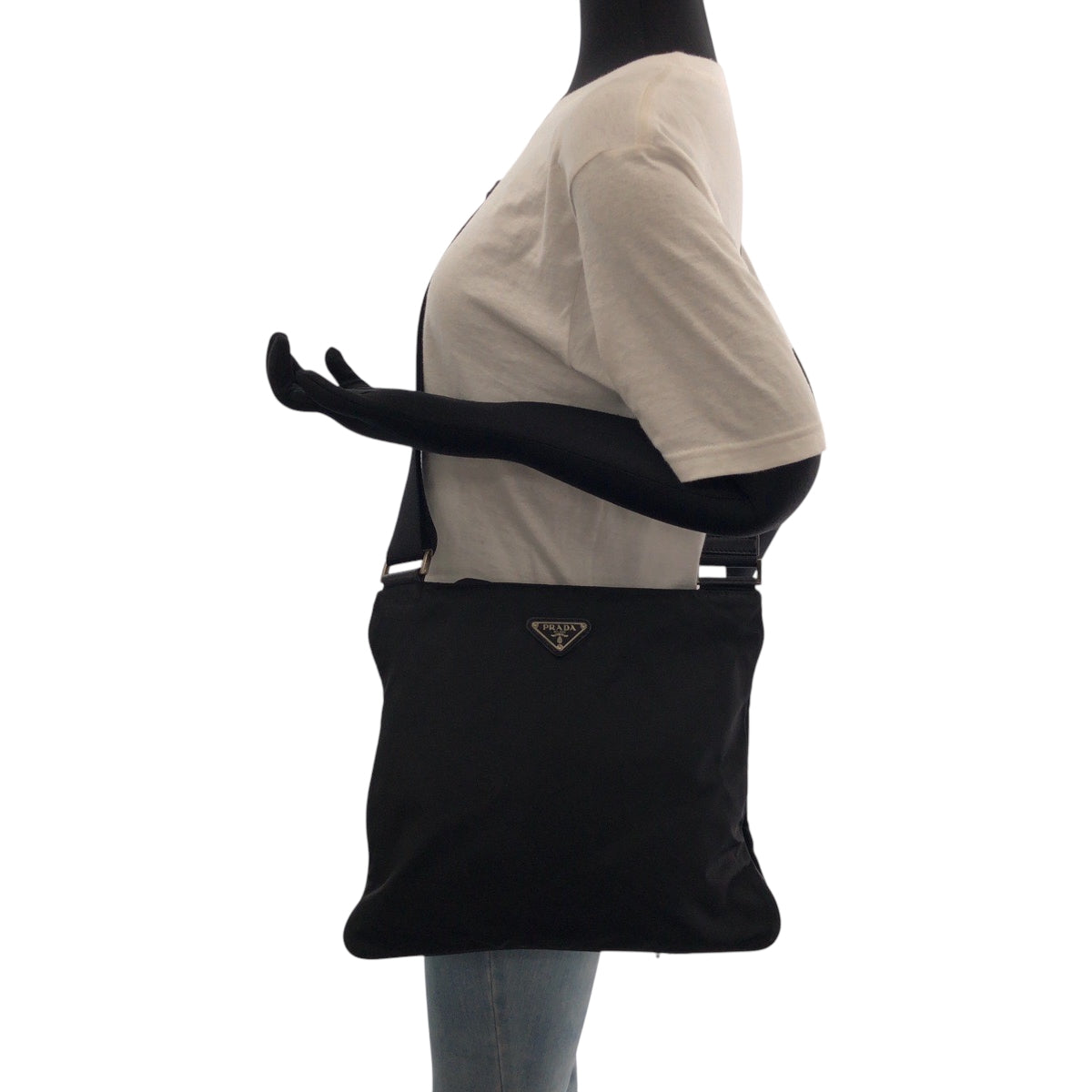 17160
PRADA プラダ テスート 三角ロゴプレート ブラック 黒 シルバー金具 ナイロン ショルダーバッグ サコッシュ  レディース ABP39