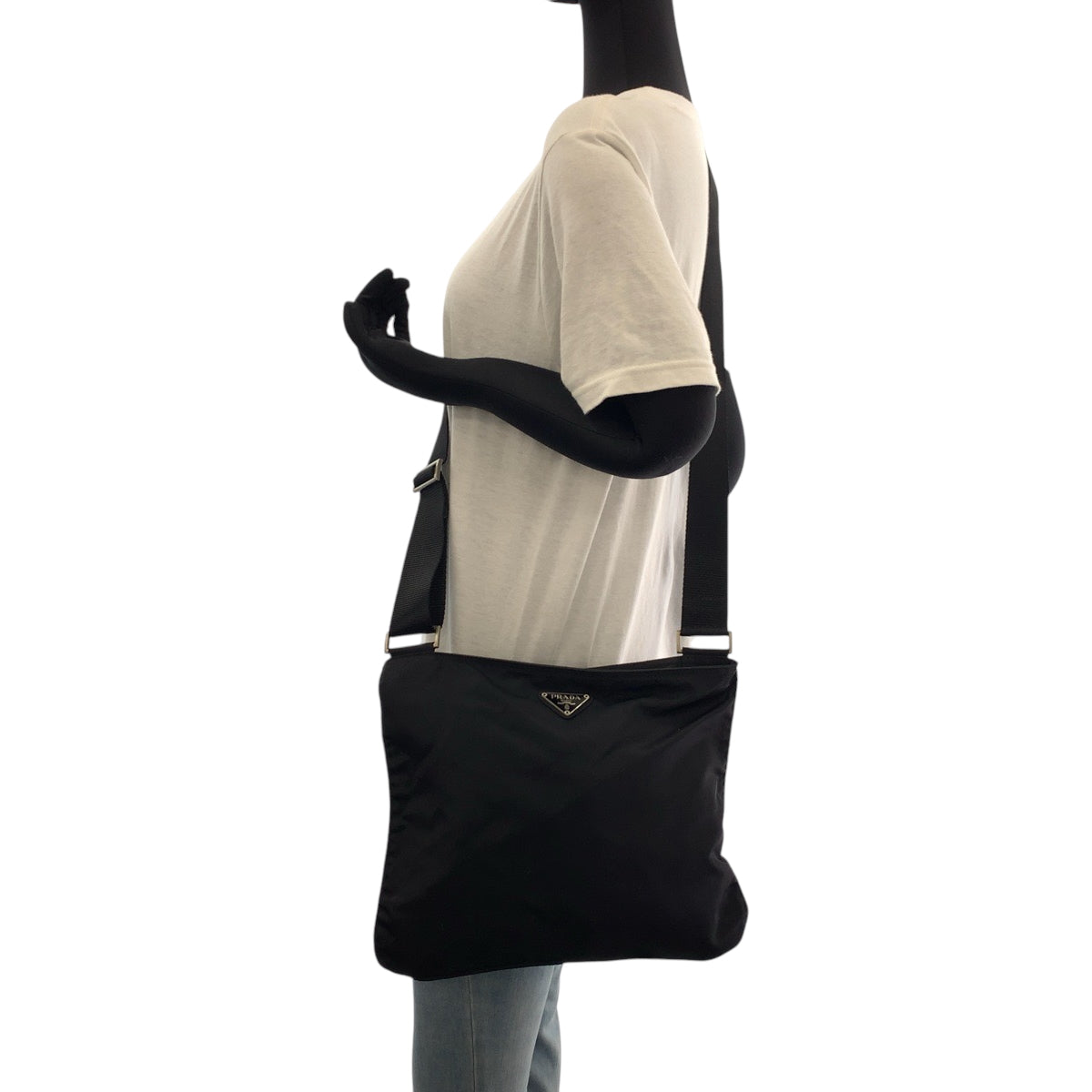 17161
PRADA プラダ テスート 三角ロゴプレート ブラック 黒 シルバー金具 ナイロン ショルダーバッグ サコッシュ  レディース ABP39