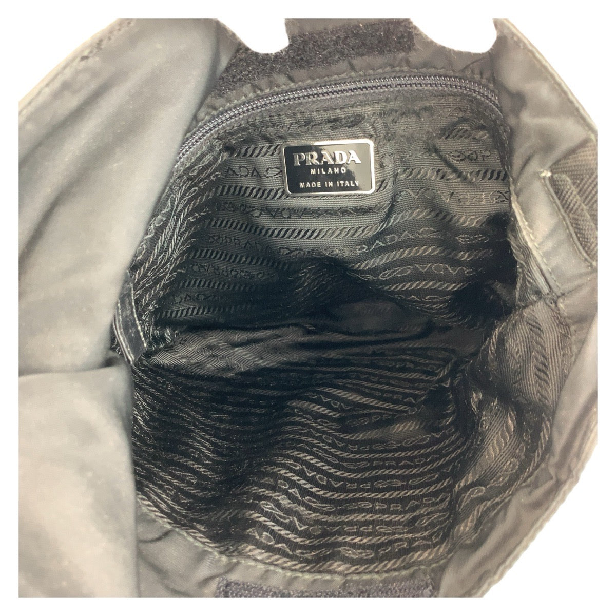 17170
PRADA プラダ テスート 三角ロゴプレート ブラック 黒 シルバー金具 ナイロン ショルダーバッグ メッセンジャーバッグ  レディース AB39