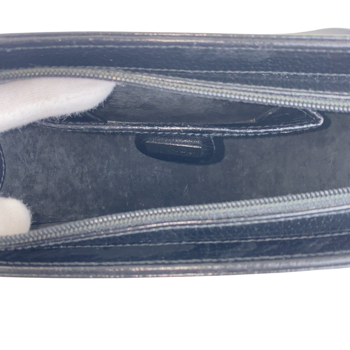17179
GUCCI グッチ ヴィンテージ オールドグッチ ブラック 黒 ゴールド金具 レザー 007 113 0108 斜め掛け ショルダーバッグ レディース A46