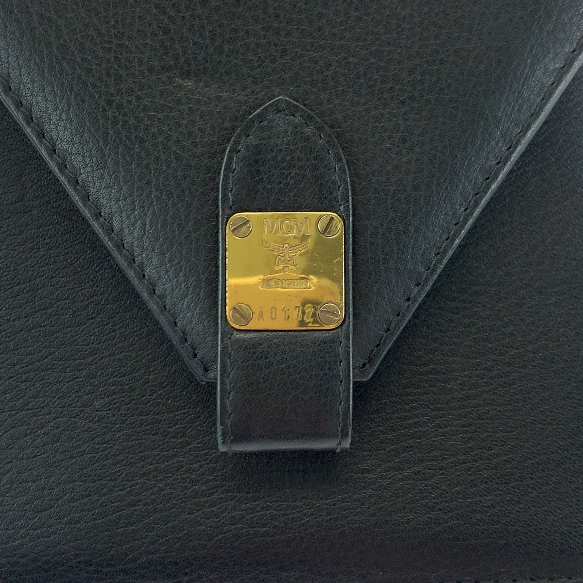 17189
MCM エム シー エム ヴィンテージ ブラック 黒 ゴール金具 レザー A0172 ショルダーバッグ ハンドバッグ 2way  レディース ABP50