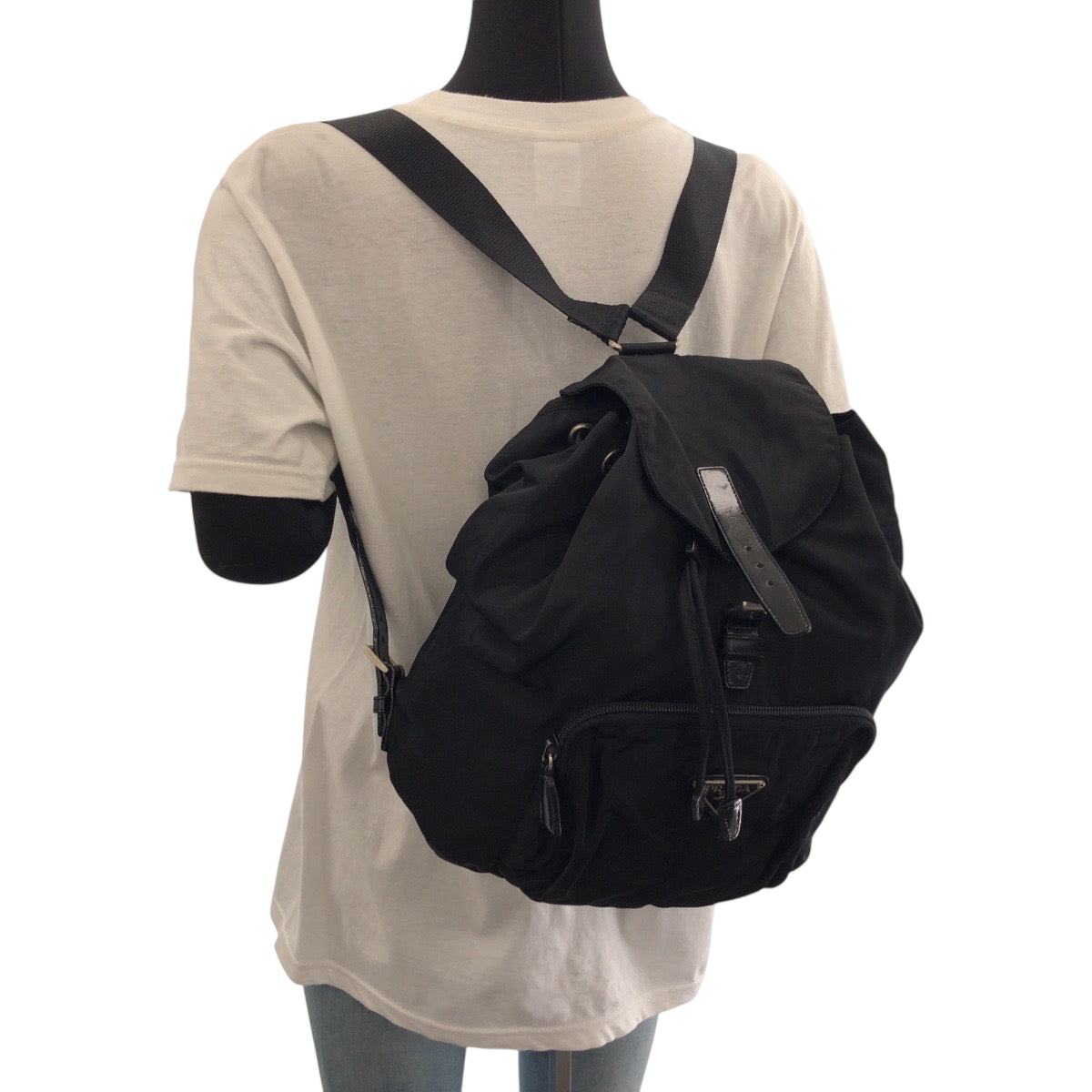 17192
PRADA プラダ テスート 三角ロゴプレート ブラック 黒 シルバー金具 ナイロン BZ5827 リュックサック バックパック  レディース ABP46