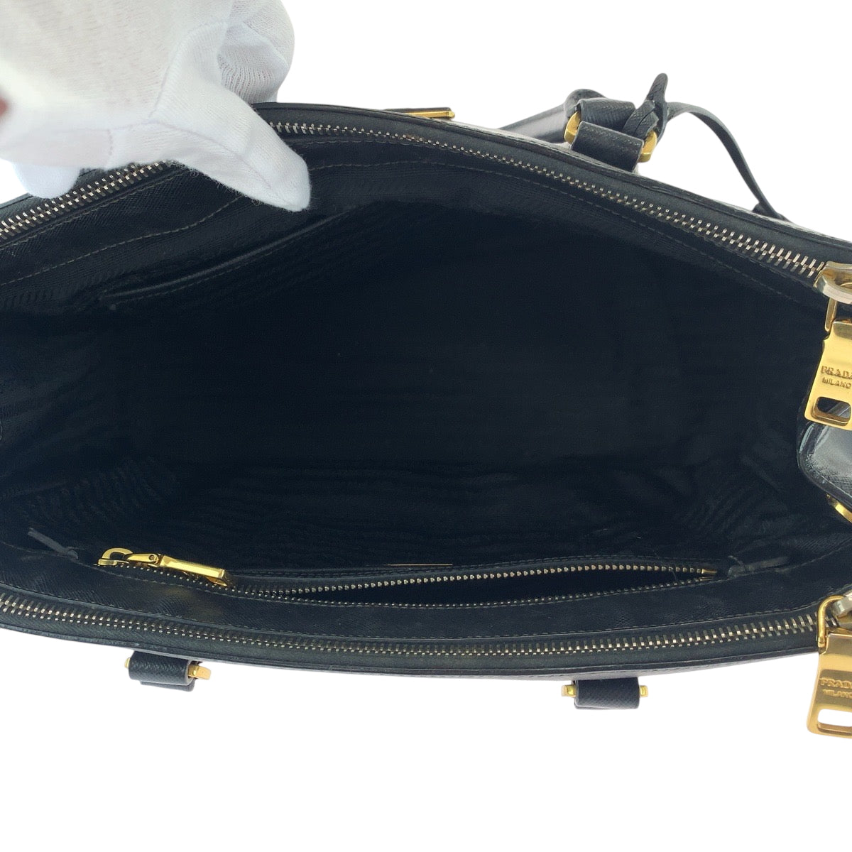 17194
PRADA プラダ ガレリア 三角ロゴプレート ブラック 黒 ゴールド金具 レザー BN2274 ハンドバッグ トートバッグ  レディース AB50