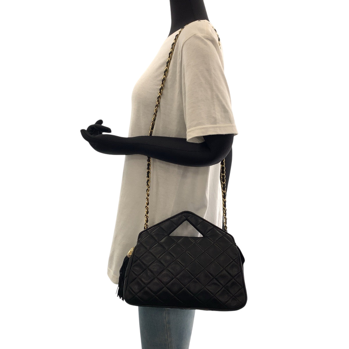 17199
CHANEL シャネル ヴィンテージ マトラッセ ココマーク フリンジ ブラック 黒 ゴールド金具 ラムスキン チェーンショルダーバッグ 肩掛け  レディース