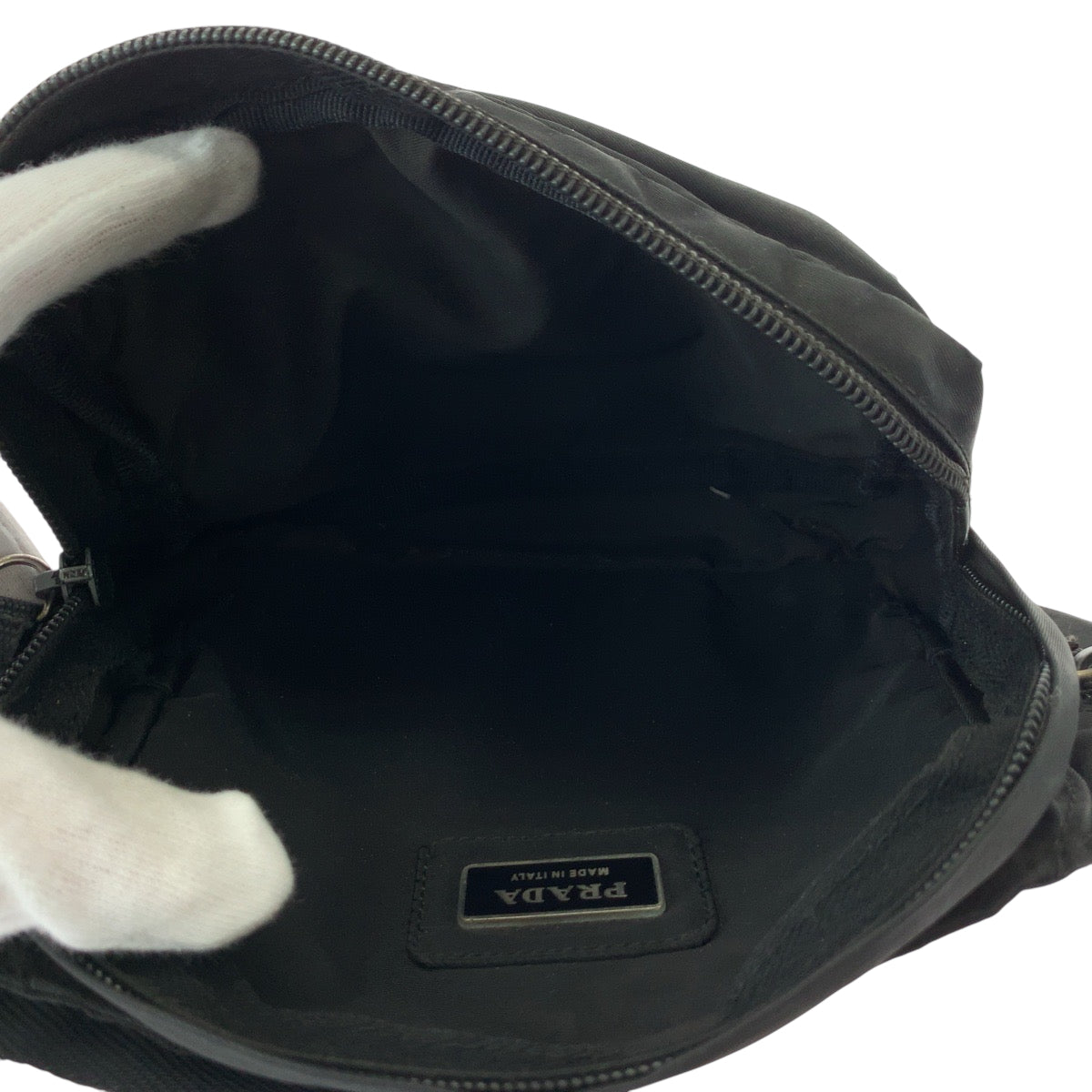17200
PRADA プラダ テスート 三角ロゴプレート ブラック 黒 シルバー金具 ナイロン V210 ウエストバッグ バムバッグ  メンズ AB40