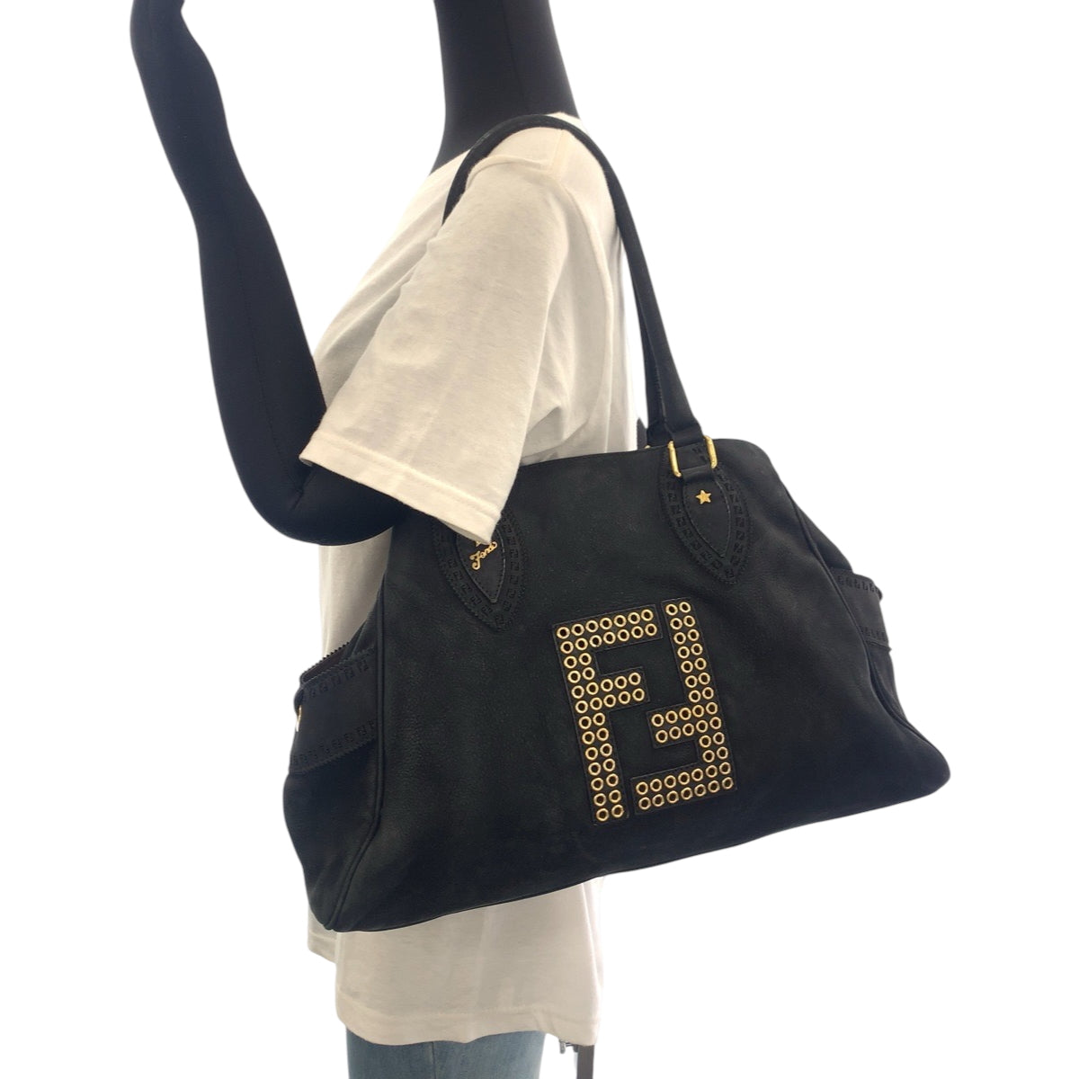 17230
FENDI フェンディ エトニコ パンチング スタッズ ブラック 黒 ゴールド金具 ヌバック 2372 8BN162 トートバッグ ショルダーバッグ  レディース ABP48