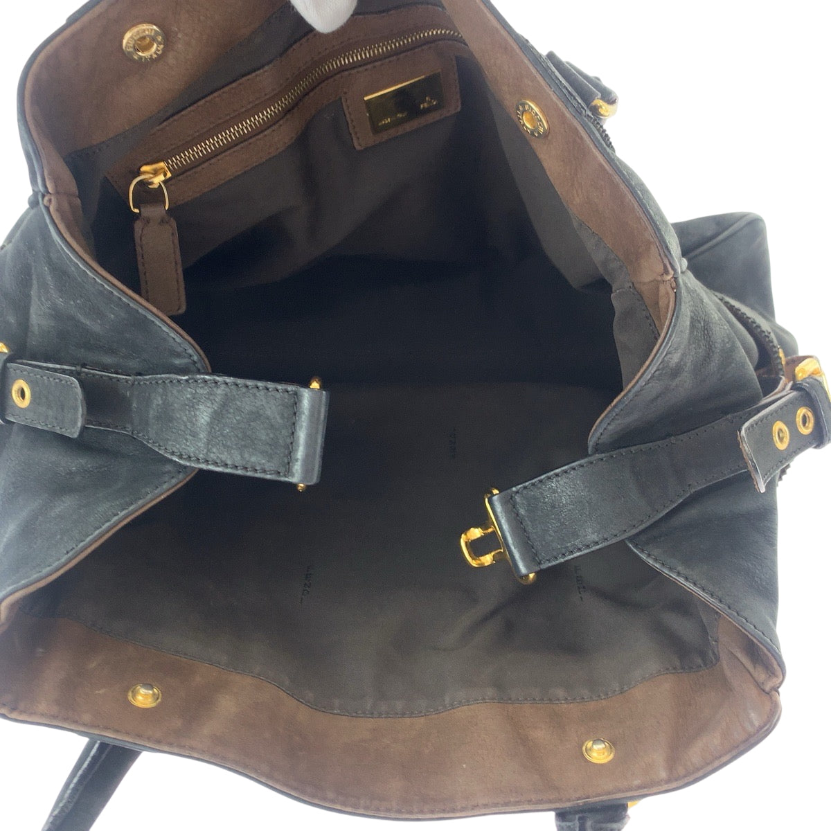 17230
FENDI フェンディ エトニコ パンチング スタッズ ブラック 黒 ゴールド金具 ヌバック 2372 8BN162 トートバッグ ショルダーバッグ  レディース ABP48
