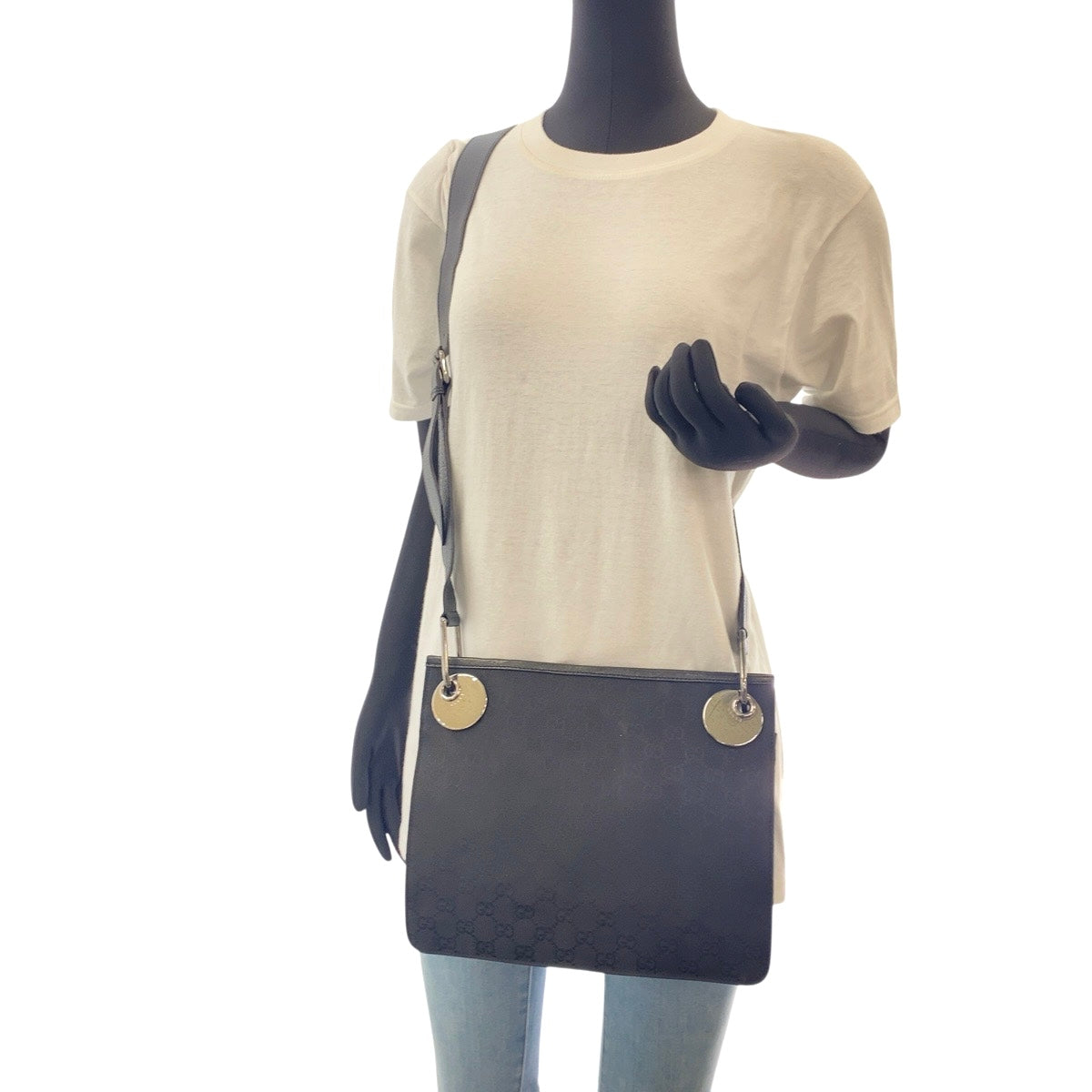 17237
GUCCI グッチ ブラック 黒 シルバー金具 GGキャンバス / レザー 120841 斜め掛け ショルダーバッグ レディース ABP45
