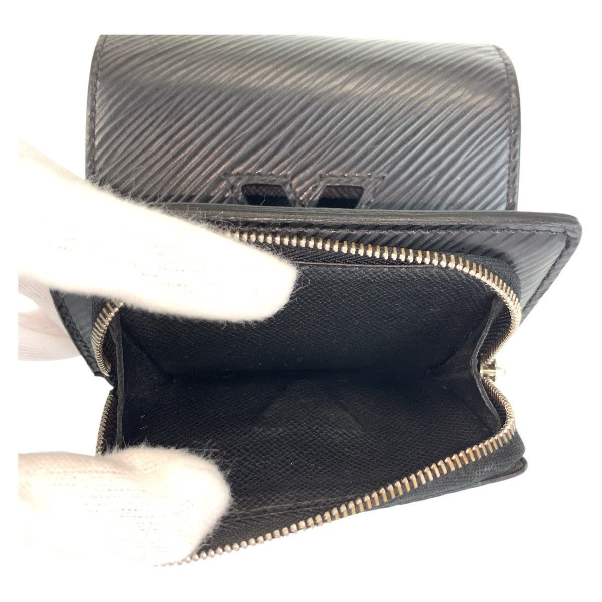 17240
LOUIS VUITTON ルイヴィトン エピ ポルトフォイユ ツイスト ノワール ブラック 黒 シルバー金具 レザー M63322 折財布 コンパクトウォレット  レディース