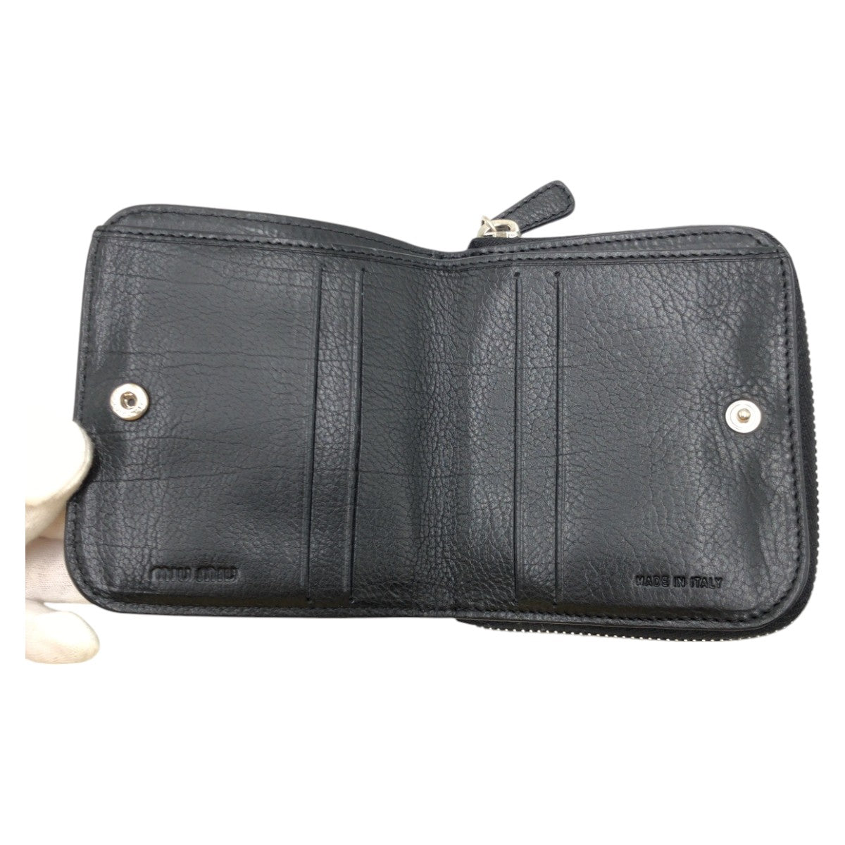 17244
MIUMIU ミュウミュウ ブラック 黒 シルバー金具 レザー 二つ折り財布 折財布 コンパクトウォレット レディース A30