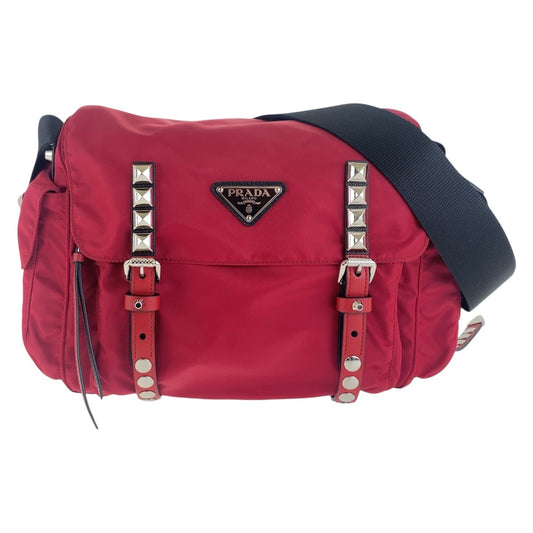17266
PRADA プラダ ヴィンテージ テスート 三角ロゴプレート レッド ブラック シルバー金具 ナイロン 斜め掛け ショルダーバッグ スタッズ  メンズ A110