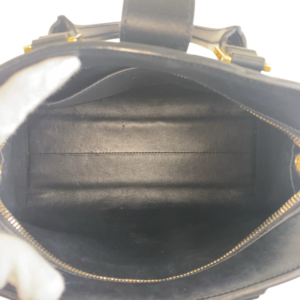 17267
YVES SAINT LAURENT イヴ サンローラン YSL カサンドラ ブラック 黒 ゴールド金具 レザー 568853 トートバッグ ハンドバッグ  レディース ABP78