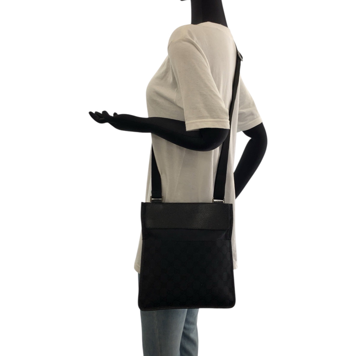 17281
GUCCI グッチ ブラック 黒 シルバー金具 GGキャンバス 27639 ショルダーバッグ サコッシュ  メンズ A43