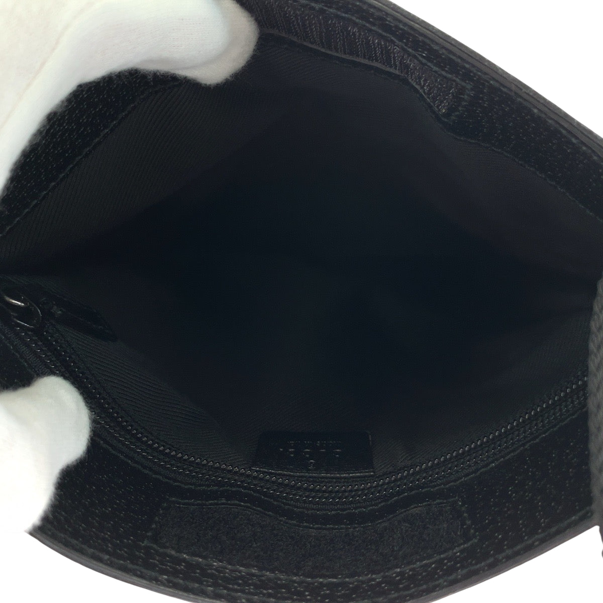 17281
GUCCI グッチ ブラック 黒 シルバー金具 GGキャンバス 27639 ショルダーバッグ サコッシュ  メンズ A43