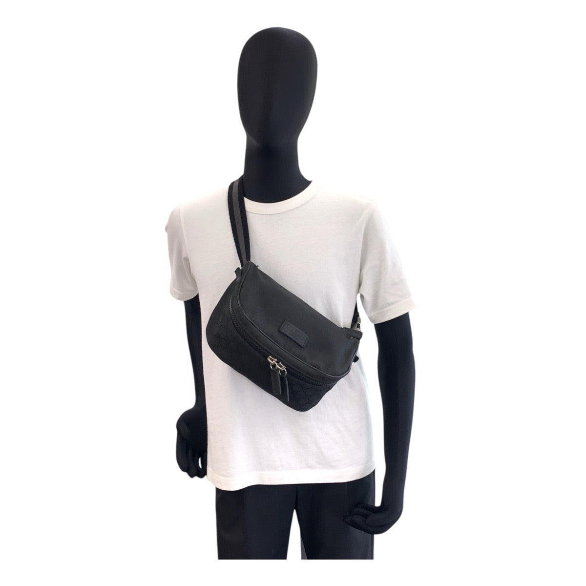 17293
GUCCI グッチ ブラック 黒 シルバー金具 GGキャンバス 449182 ボディバッグ バムバッグ  メンズ AB52