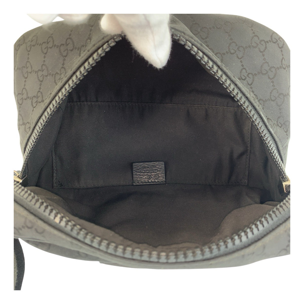 17293
GUCCI グッチ ブラック 黒 シルバー金具 GGキャンバス 449182 ボディバッグ バムバッグ  メンズ AB52