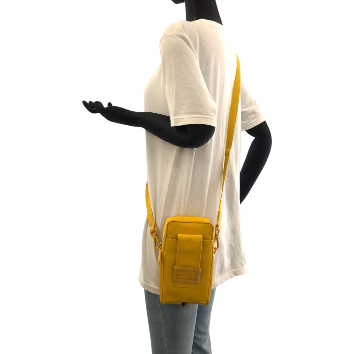 17312
FENDI フェンディ ロゴ イエロー イエロー金具 ナイロン 7AS056 AG0P ショルダーバッグ ポシェット レディース SA63