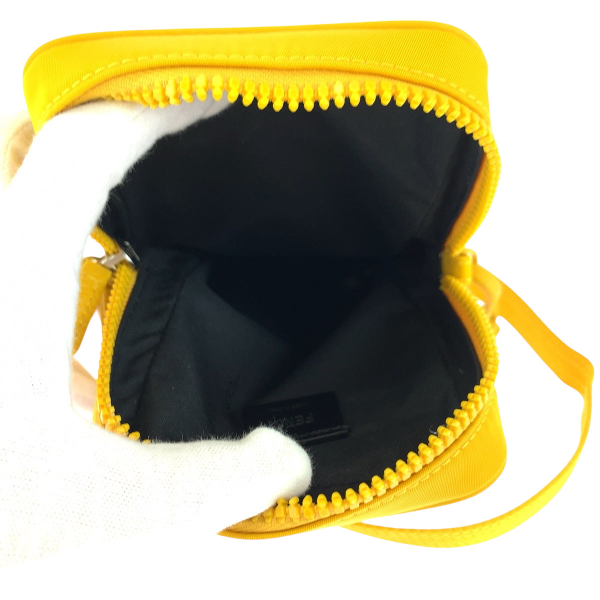 17312
FENDI フェンディ ロゴ イエロー イエロー金具 ナイロン 7AS056 AG0P ショルダーバッグ ポシェット レディース SA63