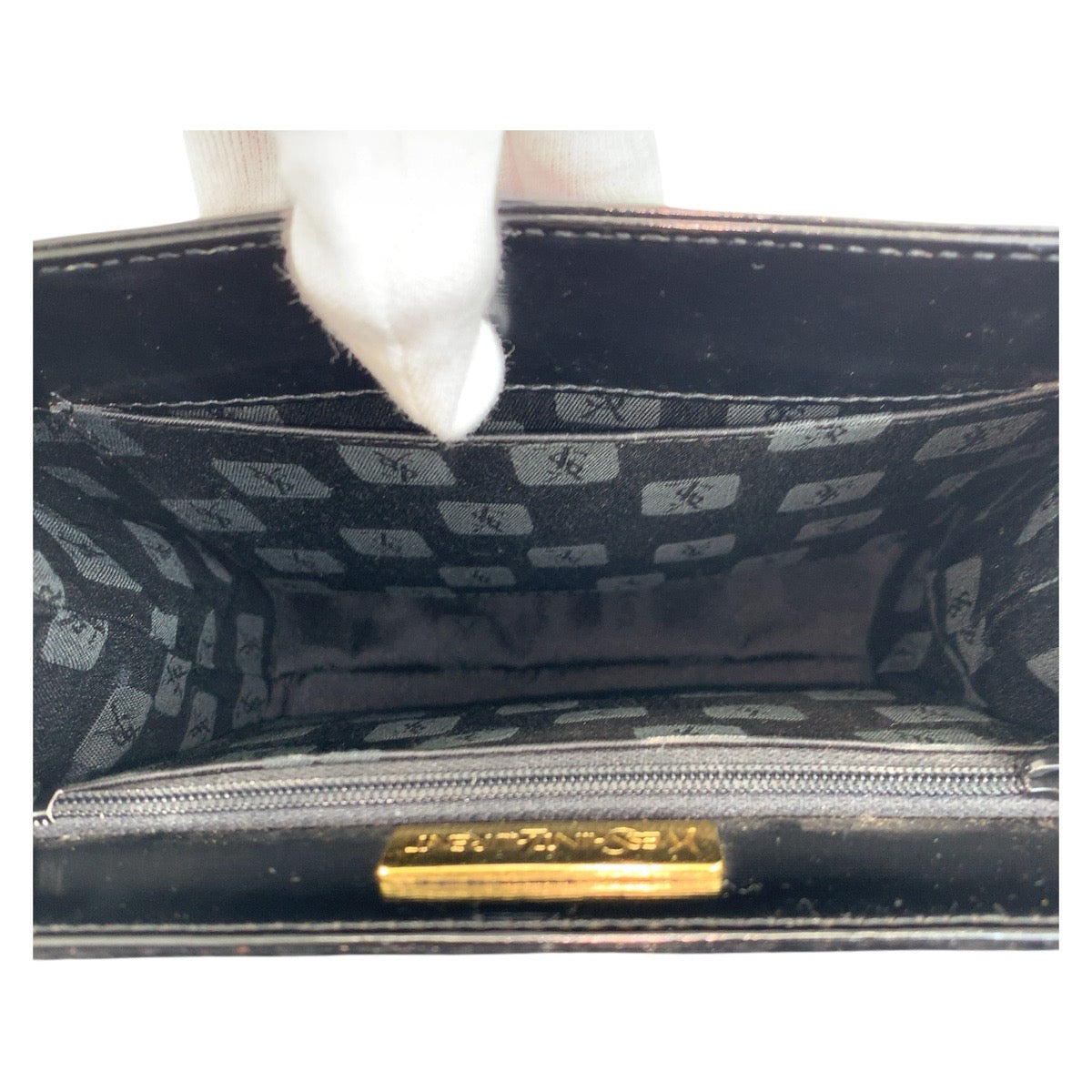 17314
YVES SAINT LAURENT イヴ サンローラン ヴィンテージ YSL ブラック 黒 ゴールド金具 レザー ハンドバッグ  レディース ABP43