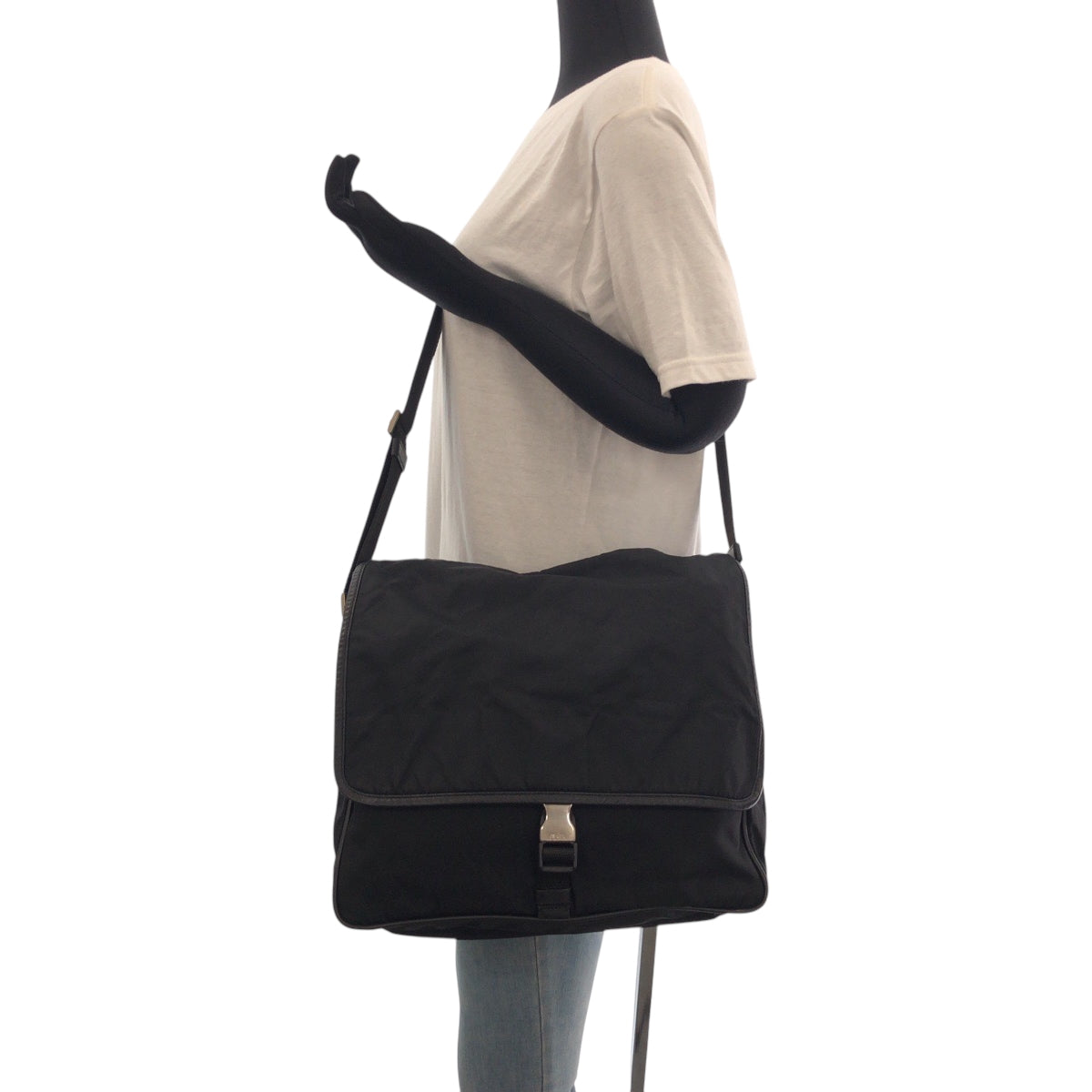 17325
PRADA プラダ テスート 三角ロゴプレート ブラック 黒 シルバー金具 ナイロン ショルダーバッグ メッセンジャーバッグ  メンズ ABP43