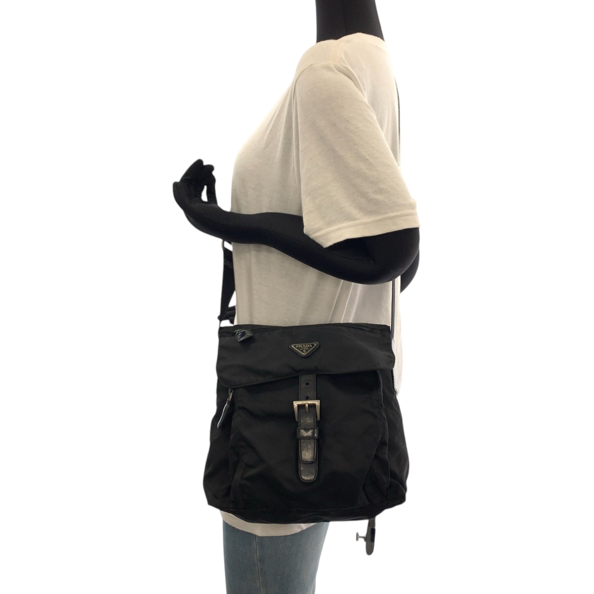 17326
PRADA プラダ テスート 三角ロゴプレート ブラック 黒 シルバー金具 ナイロン ショルダーバッグ サコッシュ  レディース AB39