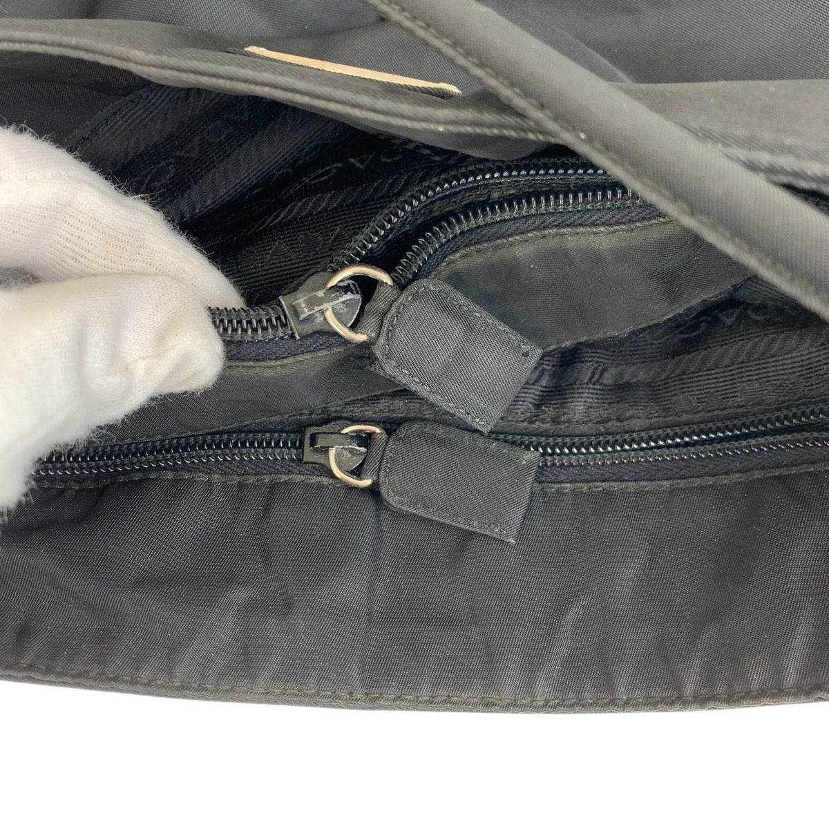 17327
PRADA プラダ テスート 三角ロゴプレート ブラック 黒 シルバー金具 ナイロン トートバッグ ショルダーバッグ  レディース ABP39