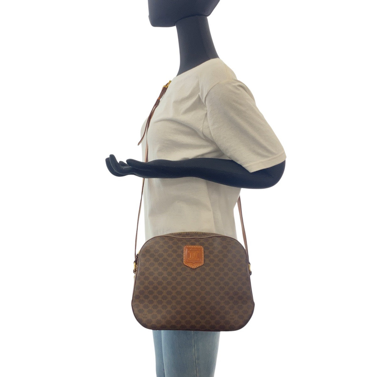 17349
CELINE セリーヌ ヴィンテージ マカダム ブラウン ゴールド金具 PVC / レザー 斜め掛け ショルダーバッグ ポシェット  レディース ABP43