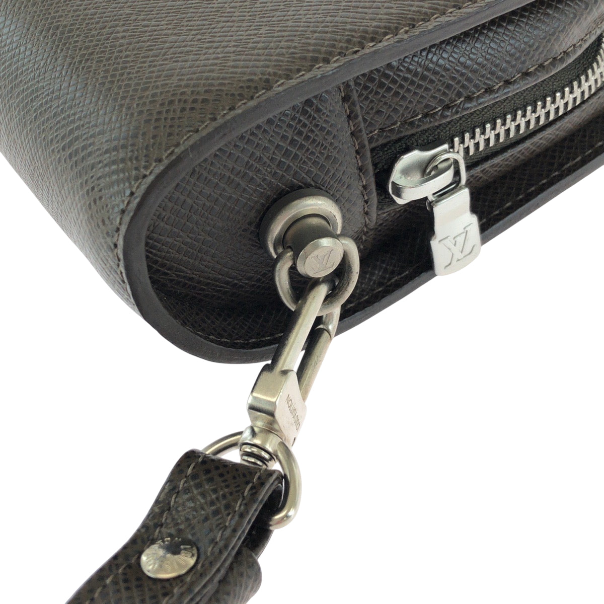 17350
LOUIS VUITTON ルイヴィトン タイガ バイカル ブラウン シルバー金具 タイガ M30188 セカンドバッグ クラッチバッグ  メンズ A40