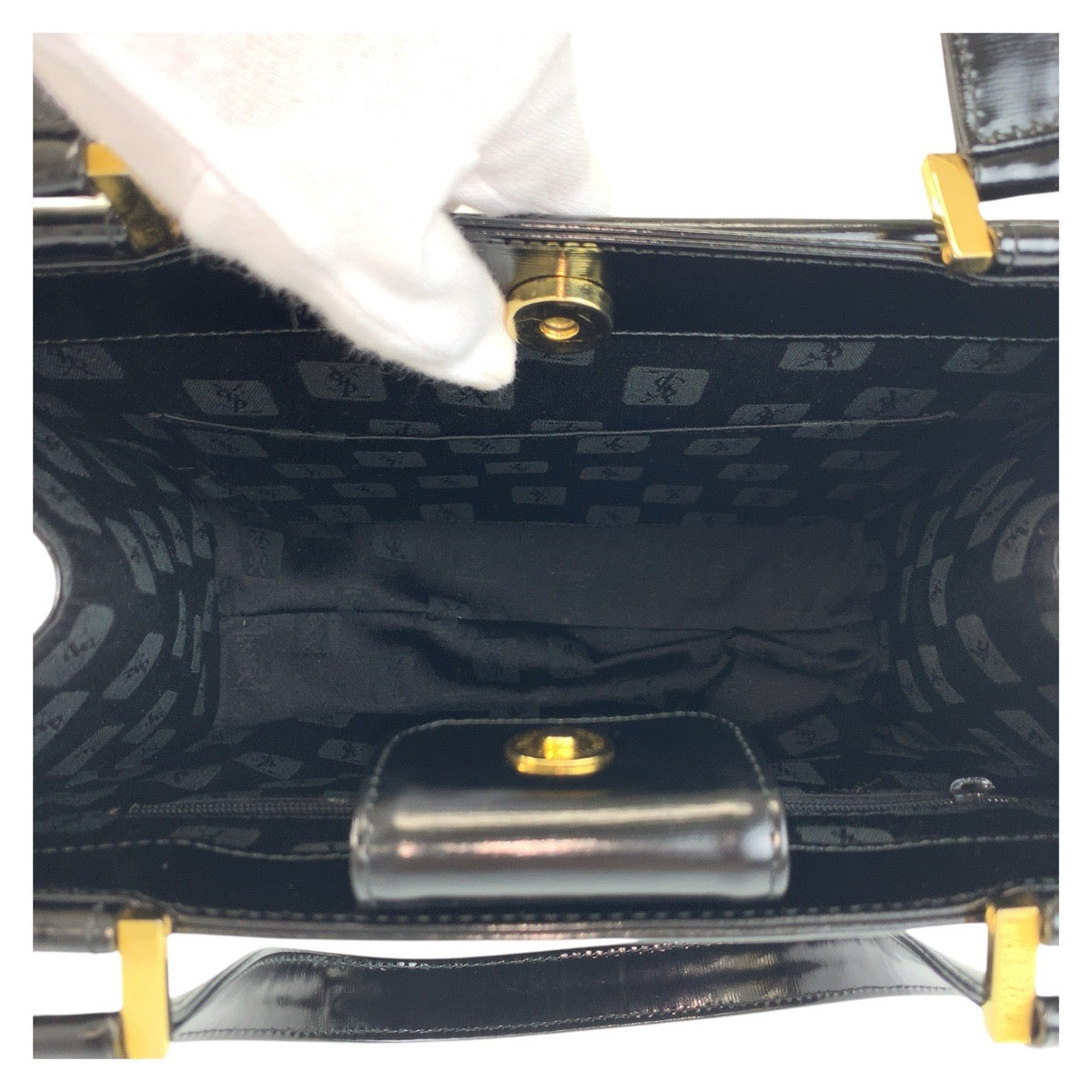 17351
YVES SAINT LAURENT イヴ サンローラン ヴィンテージ YSL ブラック 黒 ゴールド金具 レザー ハンドバッグ  レディース A40