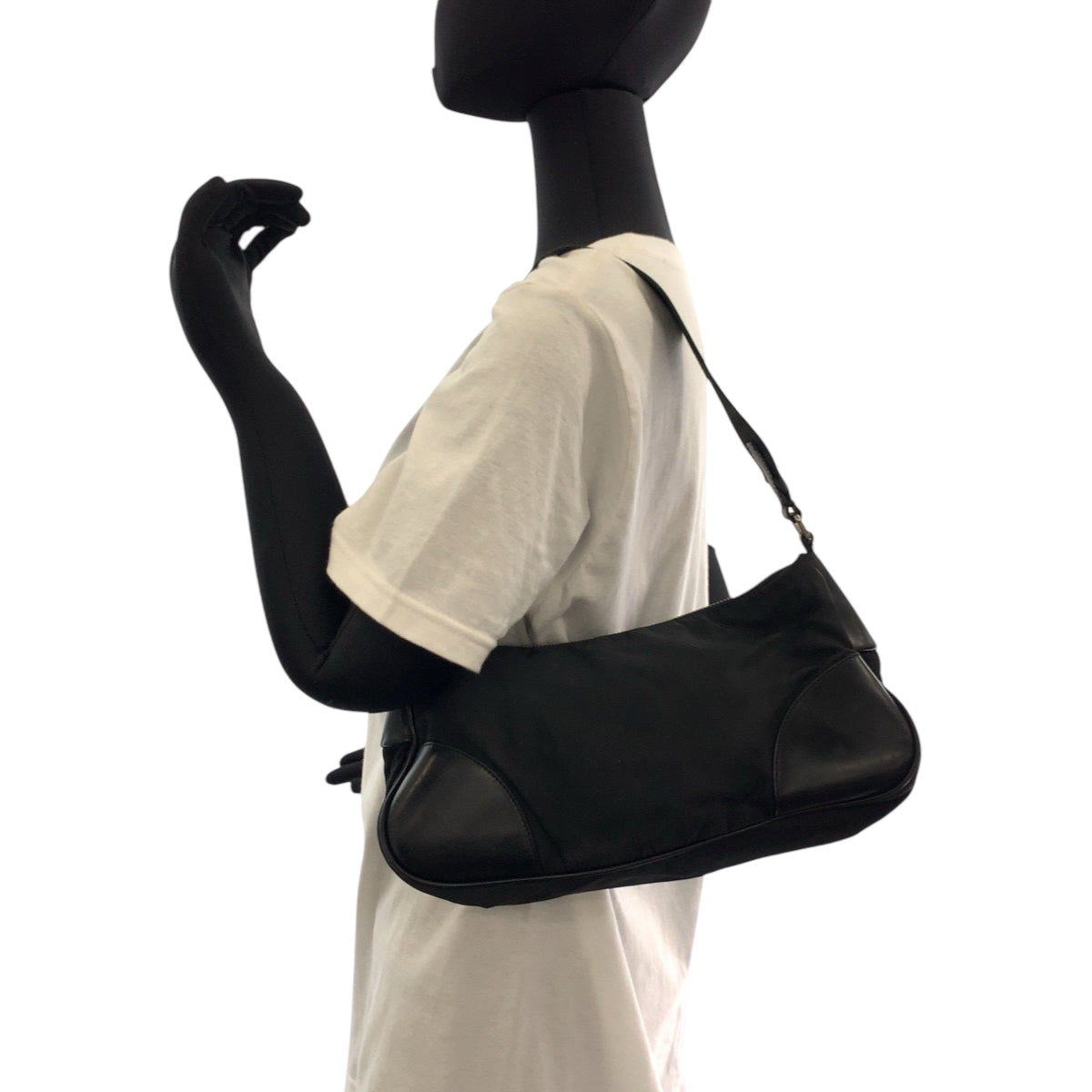 17358
PRADA プラダ テスート 三角ロゴプレート ブラック 黒 シルバー金具 ナイロン BR0449 ワンショルダーバッグ ハンドバッグ レディース AB
