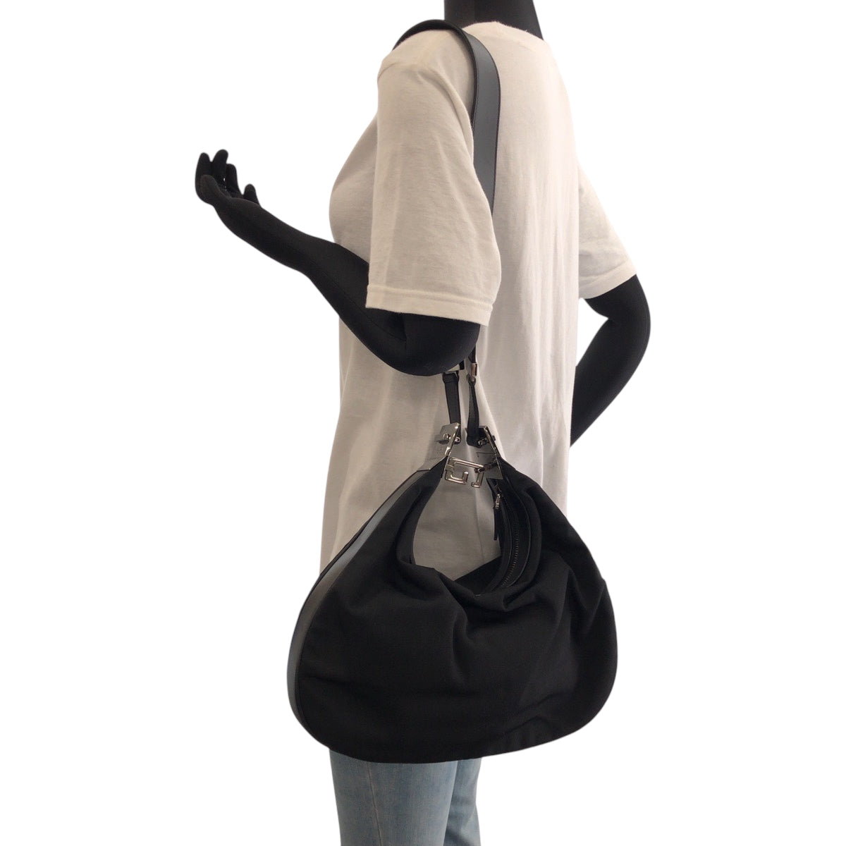 17378
GUCCI グッチ ブラック 黒 シルバー金具 GGキャンバス 001 3315 ショルダーバッグ ハンドバッグ  レディース