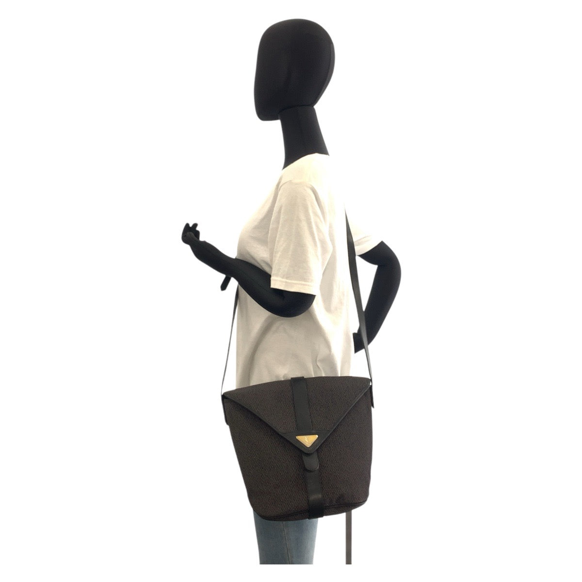 17386
YVES SAINT LAURENT イヴ サンローラン YSL グレー ブラック 黒 ゴールド金具 PVC / レザー ショルダーバッグ ポシェット  レディース ABP39