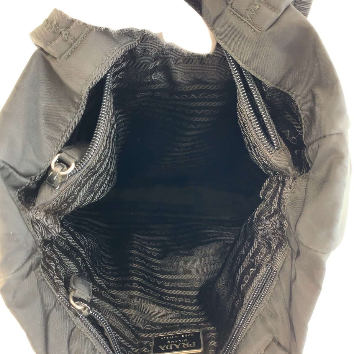 17388
PRADA プラダ テスート 三角ロゴプレート ブラック 黒 シルバー金具 ナイロン トートバッグ ショルダーバッグ  レディース ABP39