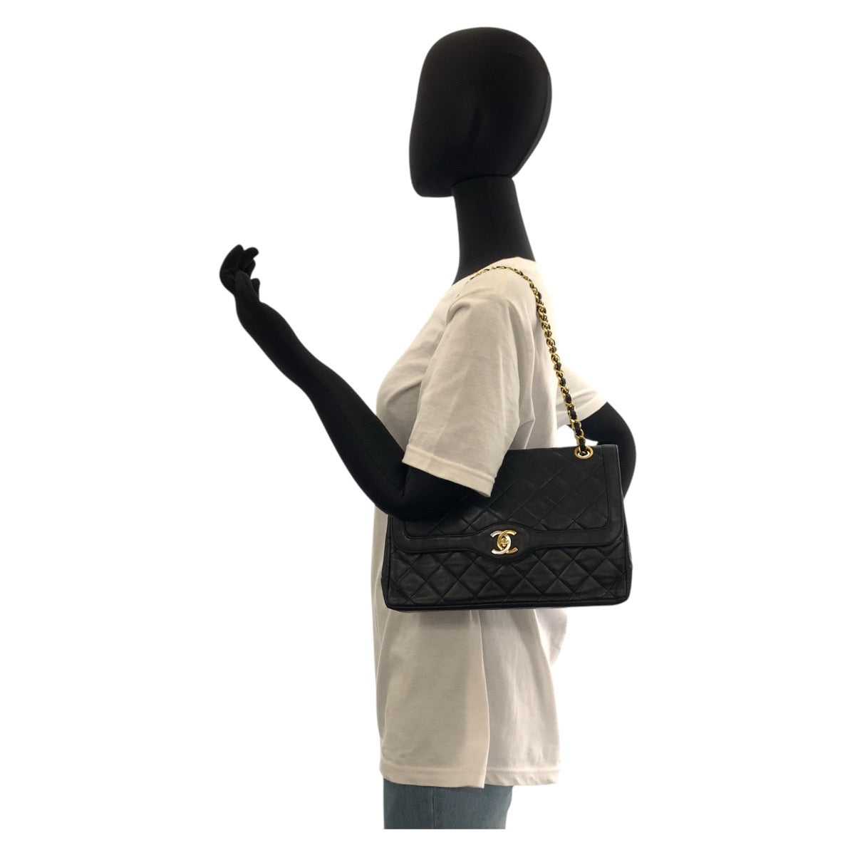 17393
CHANEL シャネル パリ限定 マトラッセ ダブルフラップ ココマーク ターンロック ブラック 黒 ゴールド金具 ラムスキン チェーンショルダーバッグ レディース AB238