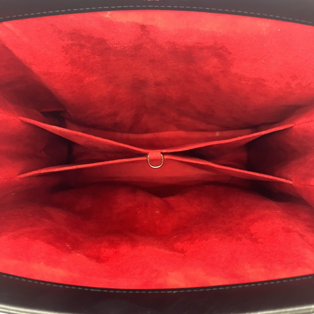 17404
CARTIER カルティエ トリニティ ブラック 黒 シルバー金具 レザー ハンドバッグ  レディース A63