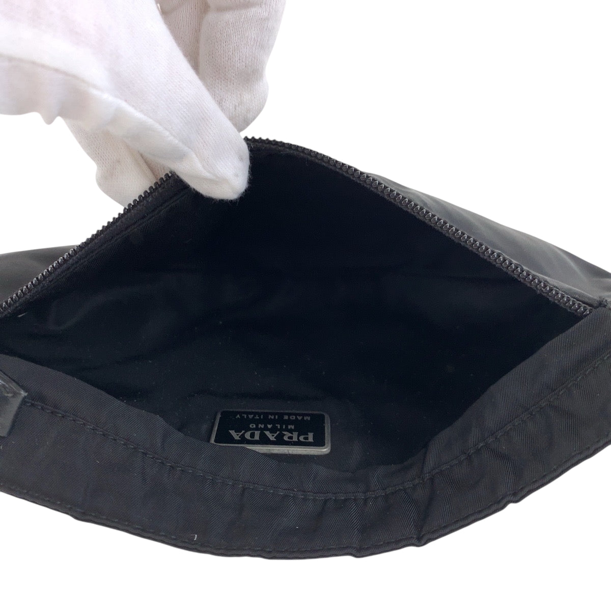 17442
PRADA プラダ テスート 三角ロゴプレート ブラック 黒 シルバー金具 ナイロン ショルダーバッグ ボディバッグ レディース ABP33