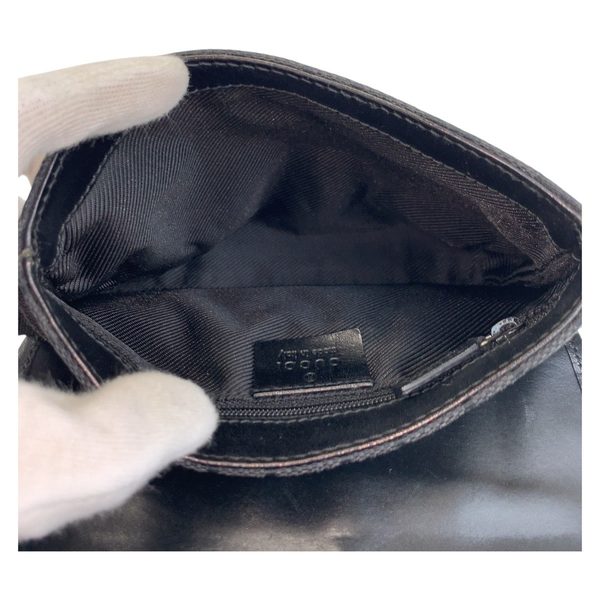 17456
GUCCI グッチ ブラック 黒 シルバー金具 GGキャンバス 92543 ボディバッグ バムバッグ  レディース ABP32