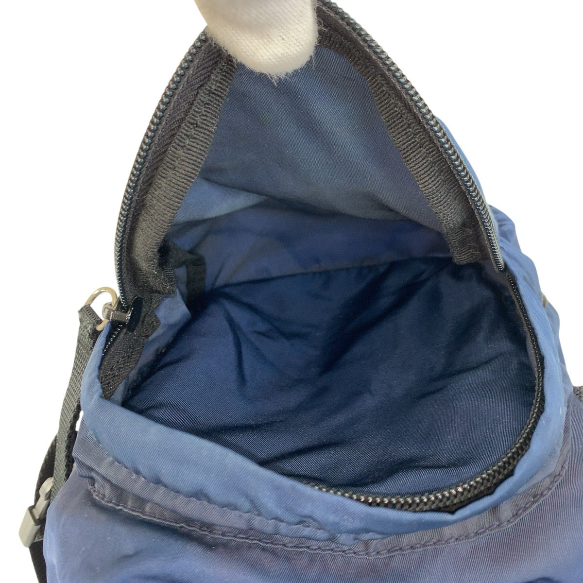 17457
PRADA プラダ テスート 三角ロゴプレート ネイビー シルバー金具 ナイロン リュック バックパック  レディース AB40