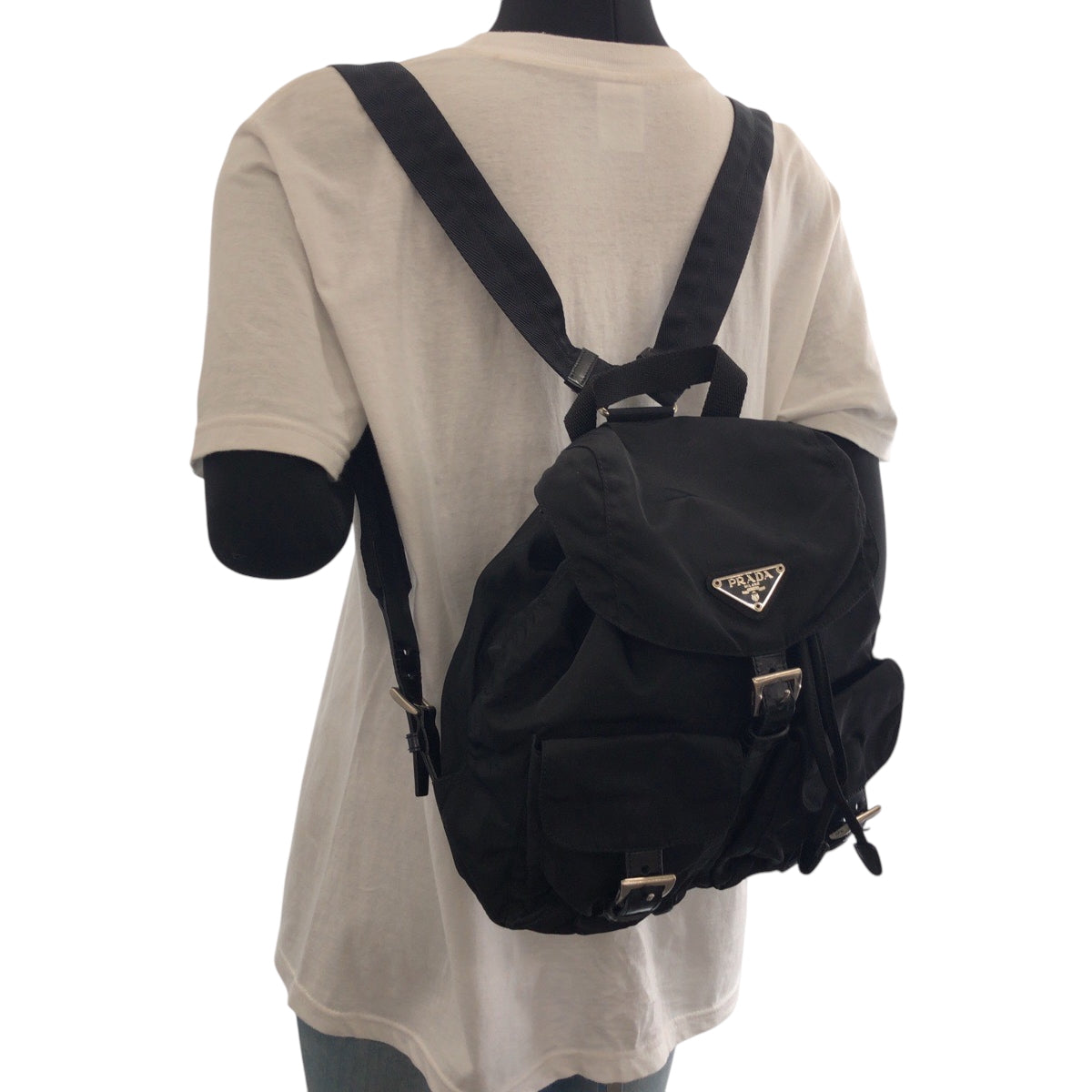 17460
PRADA プラダ テスート 三角ロゴプレート ブラック 黒 シルバー金具 ナイロン B6677 リュックサック バックパック  レディース AB43