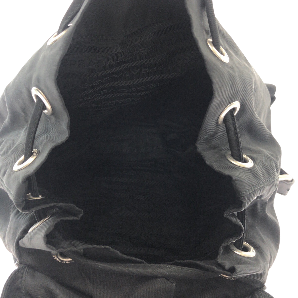 17460
PRADA プラダ テスート 三角ロゴプレート ブラック 黒 シルバー金具 ナイロン B6677 リュックサック バックパック  レディース AB43