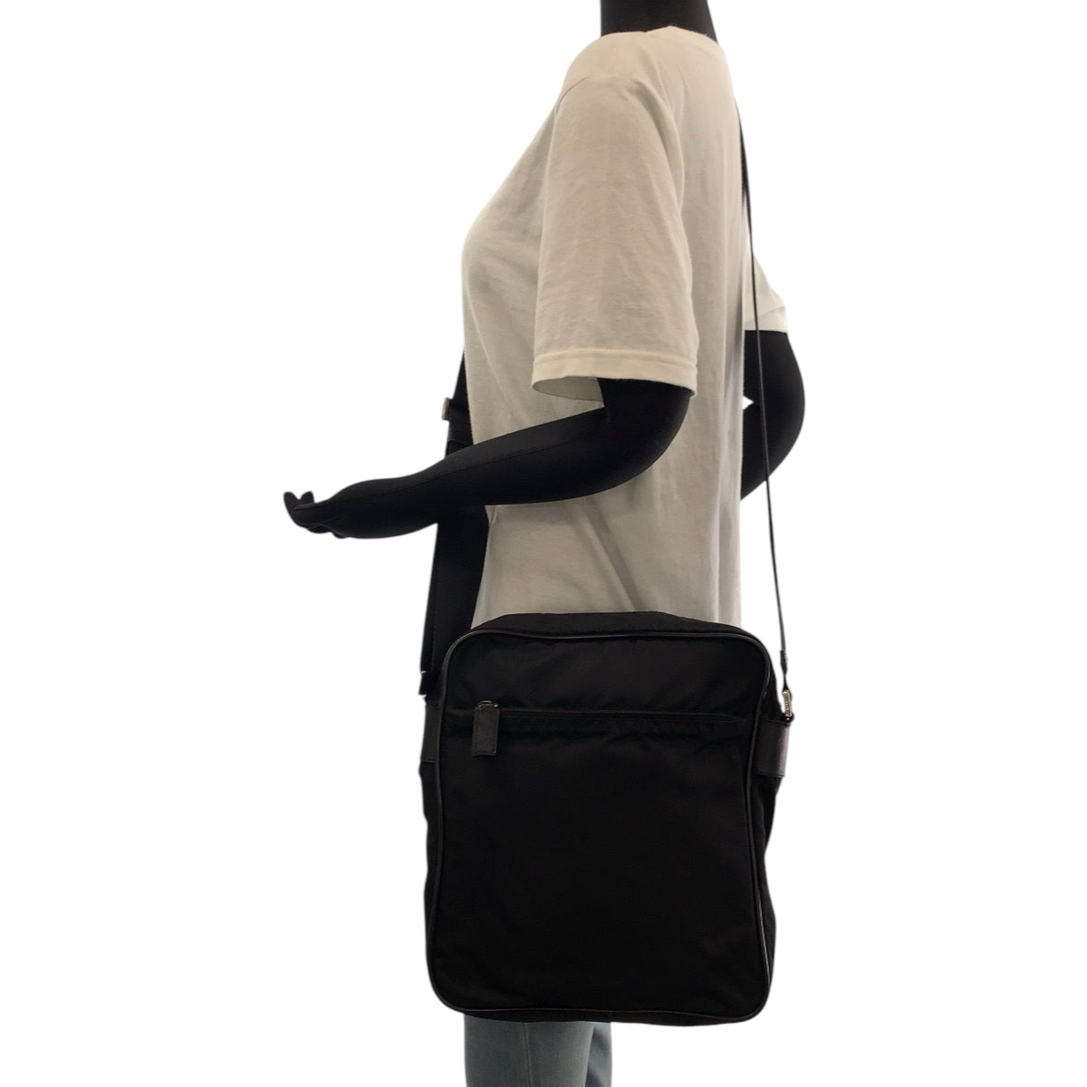 17465
PRADA プラダ テスート 三角ロゴプレート ブラック 黒 シルバー金具 ナイロン ショルダーバッグ ポシェット  レディース AB26