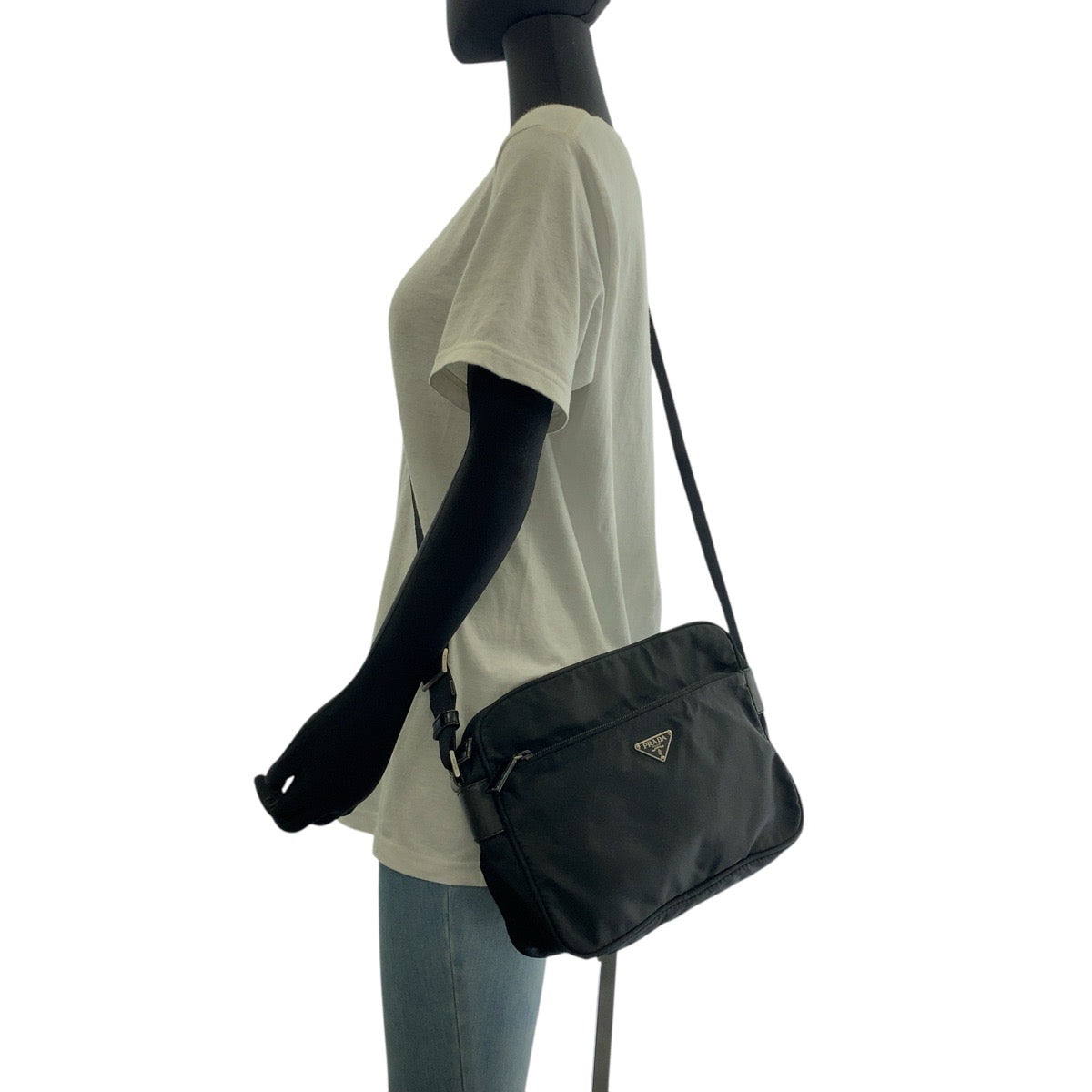 17483
PRADA プラダ テスート 三角ロゴプレート ブラック 黒 シルバー金具 ナイロン ショルダーバッグ ポシェット  レディース