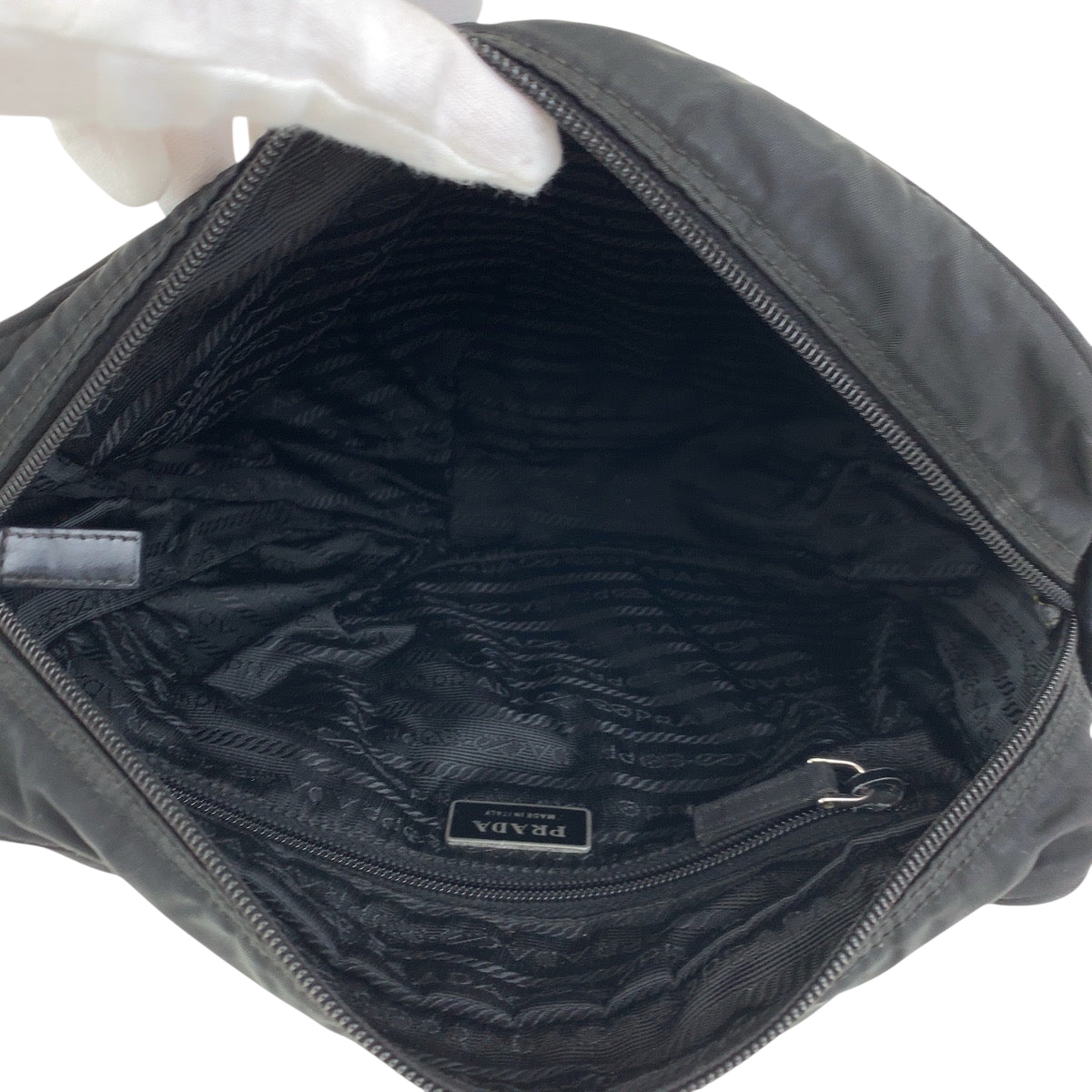 17484
PRADA プラダ テスート 三角ロゴプレート ブラック 黒 シルバー金具 ナイロン B9061 ショルダーバッグ ポシェット  レディース